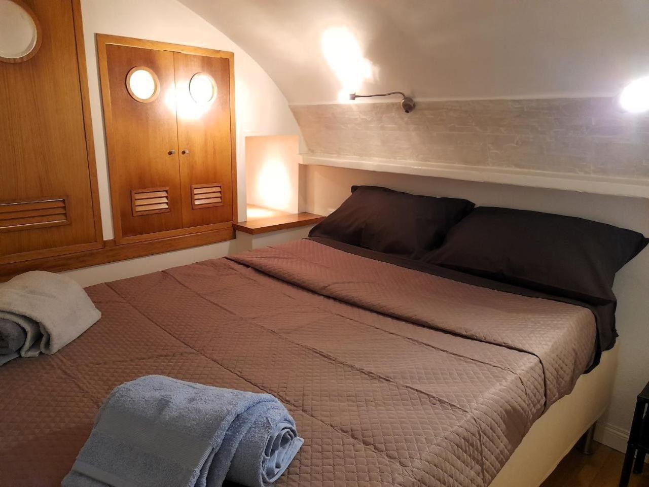 Toledo 27, A Due Passi Da Piazza Del Plebiscito Apartment Naples Exterior photo